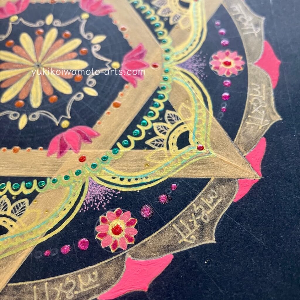 曼荼羅アート「繁栄」原画:金運アップ、事業成功を導く手書き抽象画。ラクシュミー女神のエネルギー転写、立体インクの質感。ピンクの花の部分。