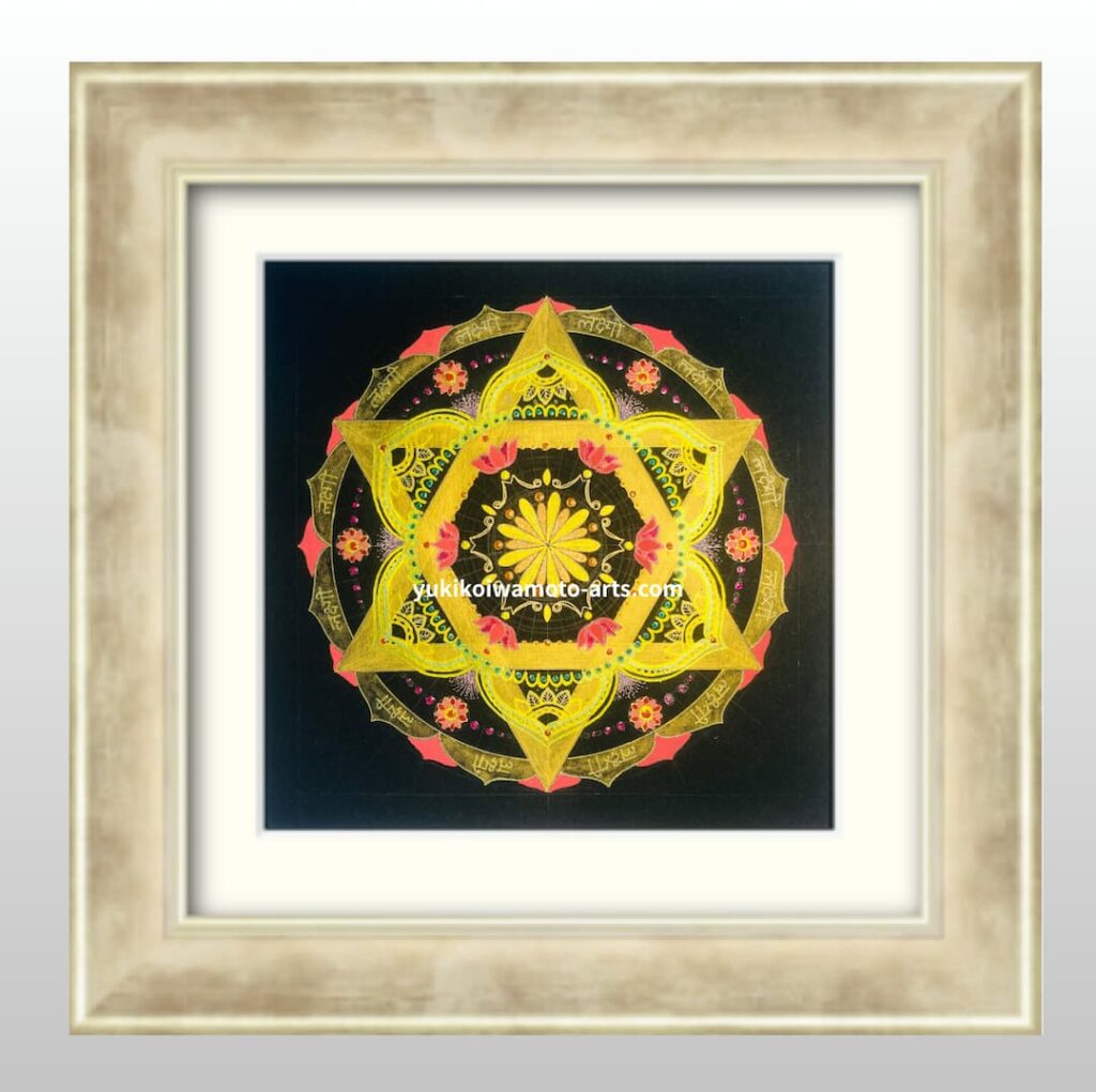 【風水】シャンパンゴールド額装の曼荼羅アート「繁栄」。女性経営者の部屋を彩る、金運アップと自己肯定感を高める高級アート。