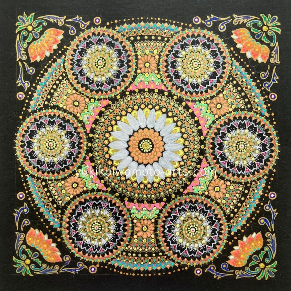 経営者のためのオレンジゴールドの曼荼羅アート原画。0.4mmの点描で描かれた繊細な作品の正面全体像。金運と成功のエネルギー。