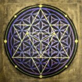 【全体】神聖幾何学アート「宇宙」。金のマカバと青紫のラメインクで描かれた手書き原画。直感と決断力を高める成功アート。