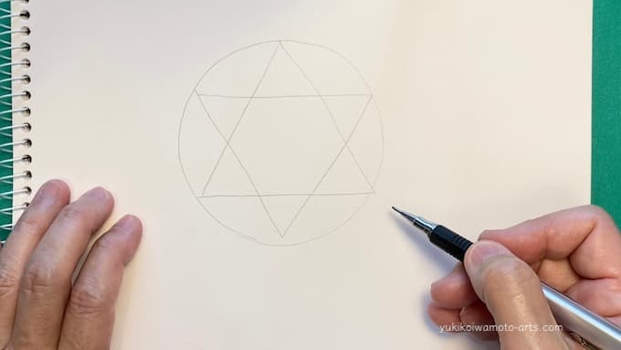 ユリのイラストの描き方手順　六芒星を描く